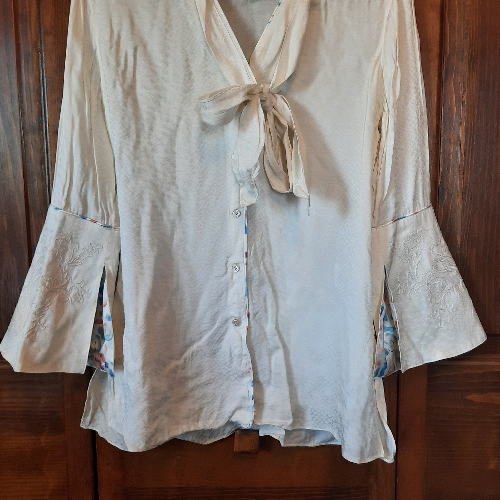 Robert Graham Silk Bamboo Blend Cream Neck-tie Bell Sleeve Blouse Size Small - Picture 3 of 15